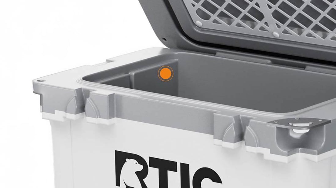 Close up of the gasket on the lid of the RTIC 22QT Ultra-Light Cooler