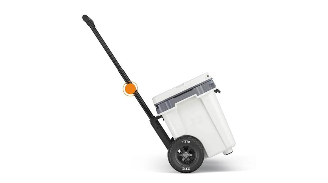 Close up of the Retractable Handle on the RTIC 22QT Ultra-Light Wheeled Cooler