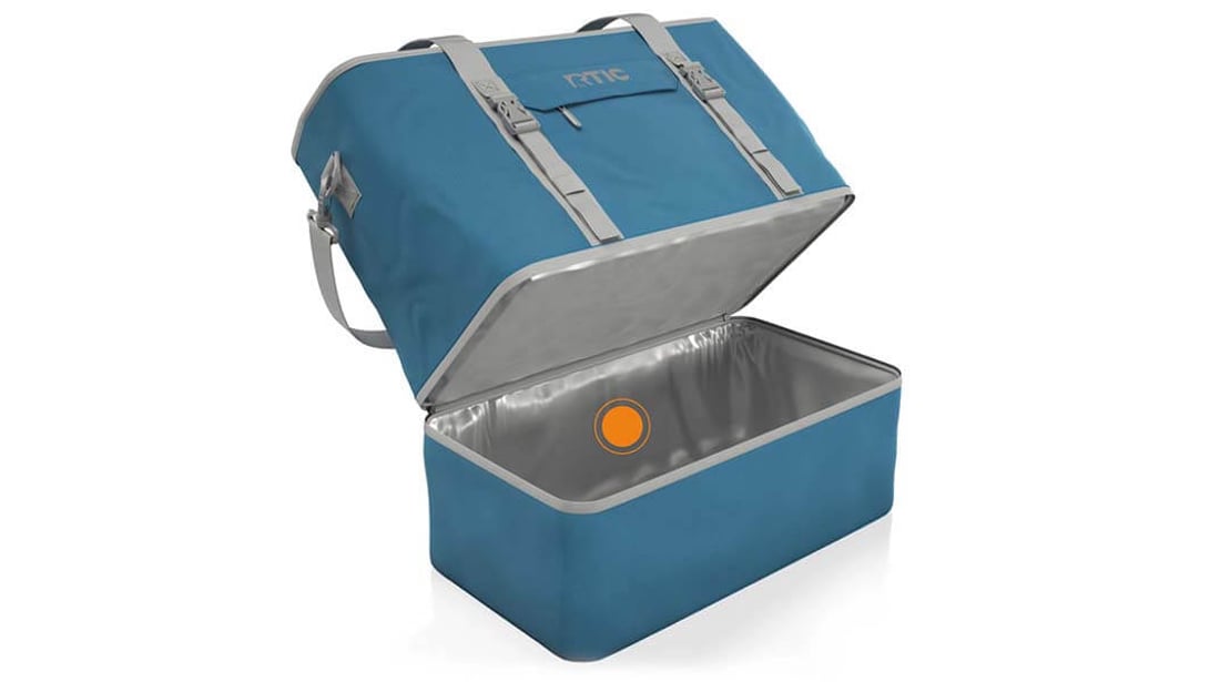 Close up on 2-in-1 Chillout Bag built-in cooler compartment