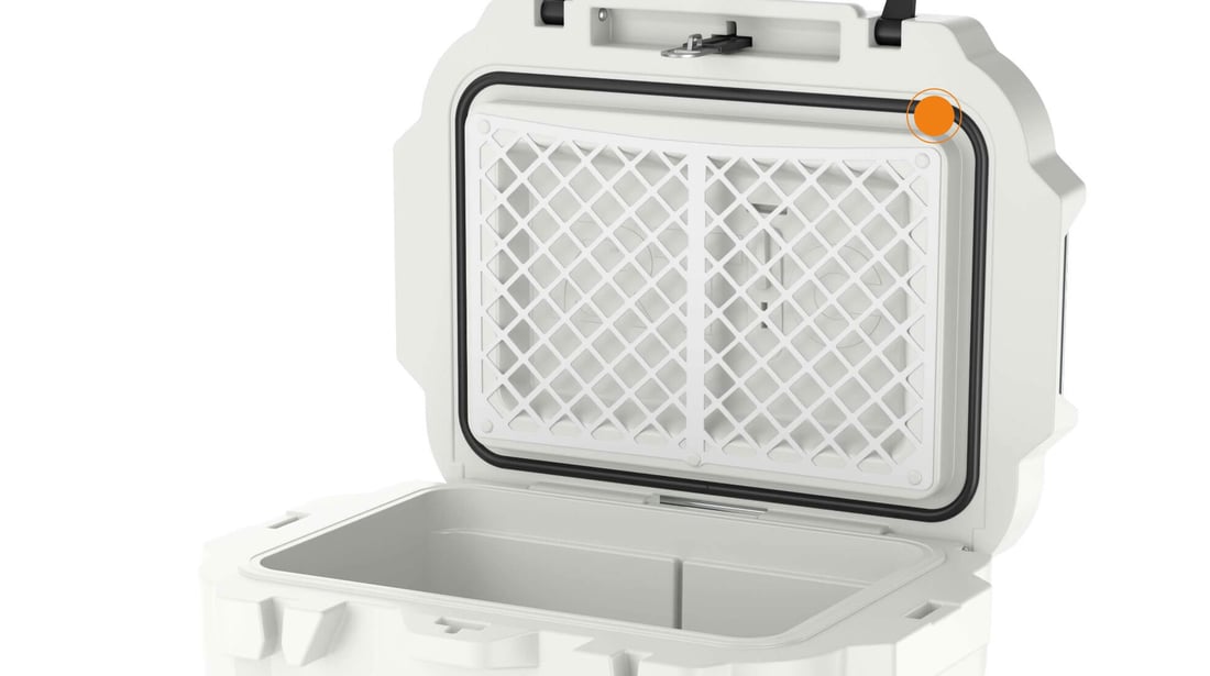 Close up on 45QT Ultra-Tough Wheeled cooler closed-cell foam insulation and freezer-style gasket