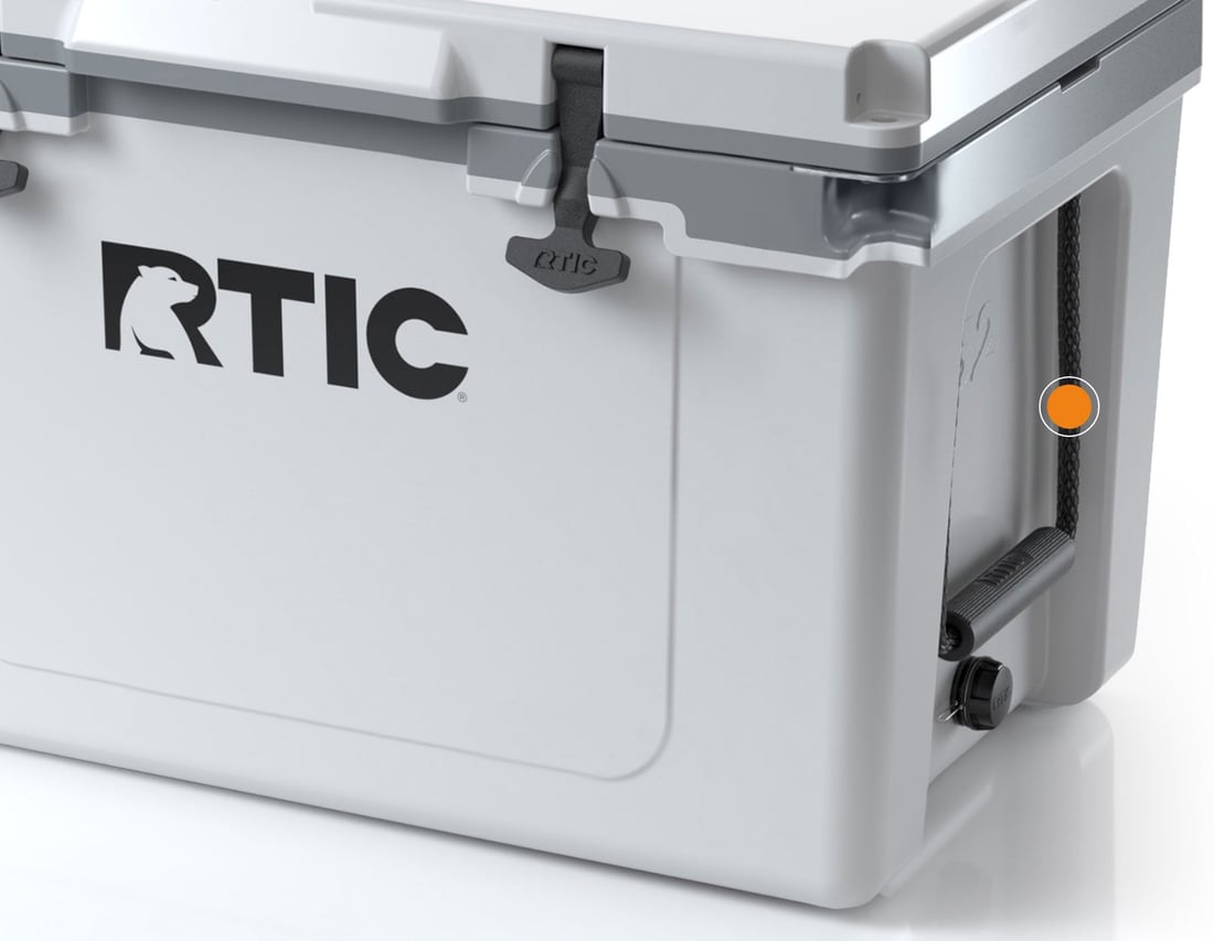 Close up of the rope handles of the RTIC 32QT Ultra-Light Cooler