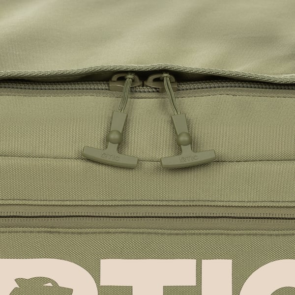 Medium Road Trip Rolling Duffle Bag, Olive & Beach Image